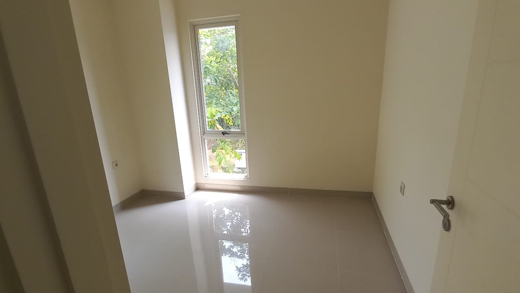 Rumah Hook Minimalis Siap Huni di Cluster Thomson, Gading Serpong