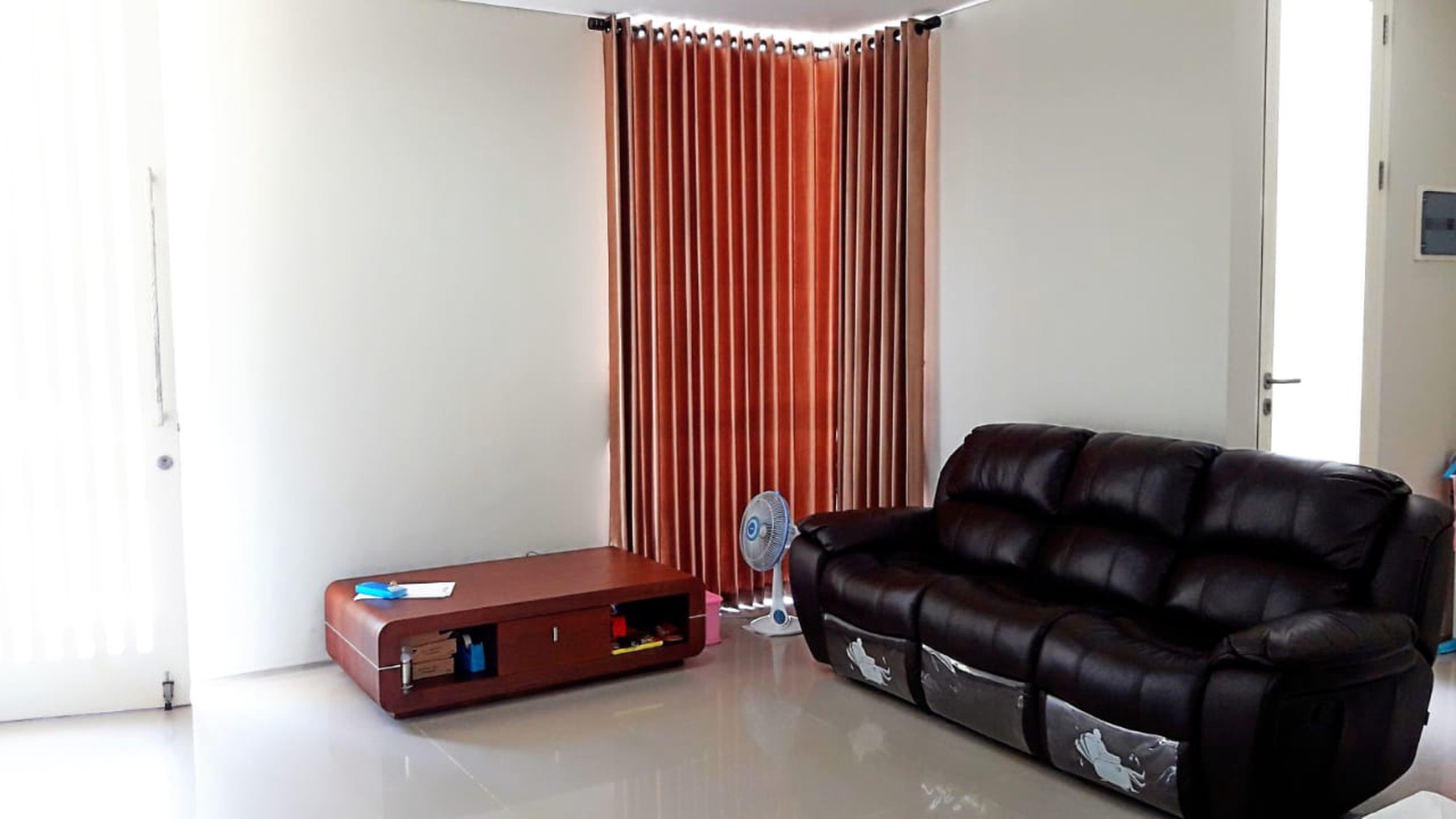 Rumah Greenlake Citraland Surabaya FULL FURNISHED SPESIAL 4+1 K.Tidur SHM Siap Huni dekat Pakuwon Mall