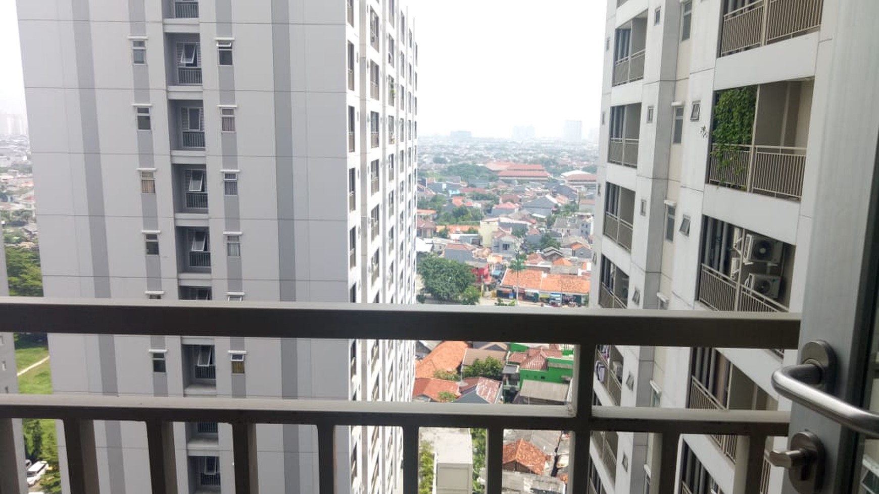 Apartemen Oak Tower Furnish siap huni ,Harga Nego Lokasi Ok