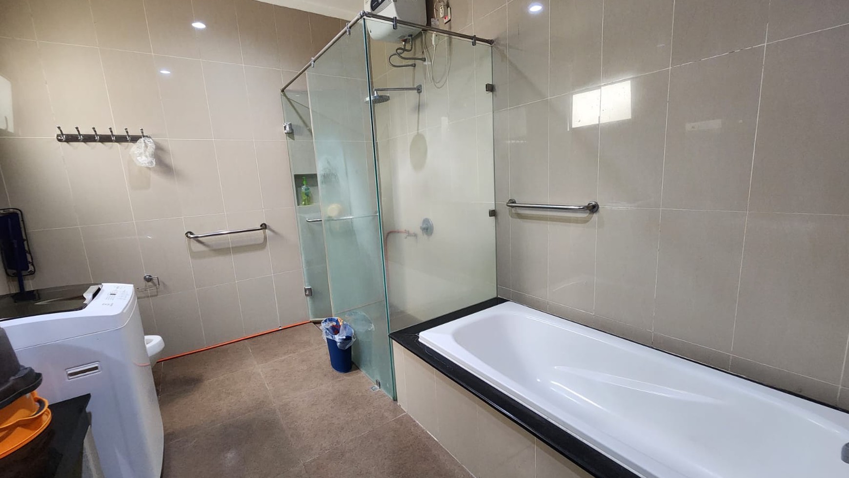 Rumah Bagus, Nyaman dan Siap Huni Asri  di Kebayoran Villas, Bintaro Jaya, Sektor 7