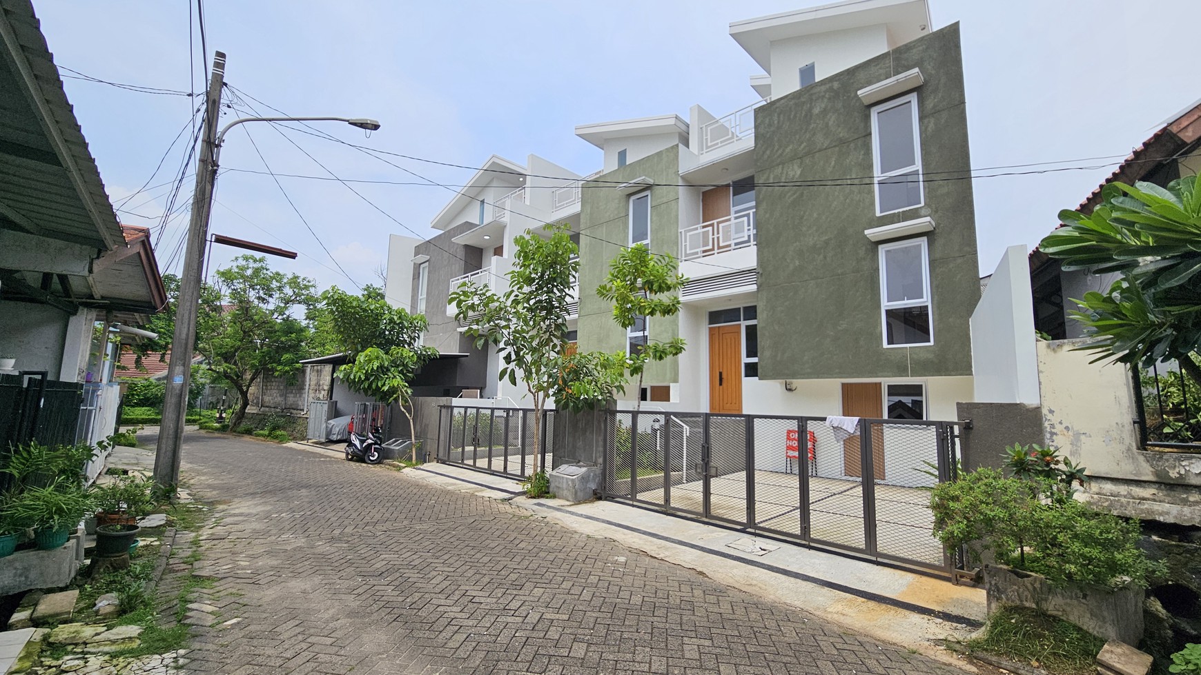 Rumah Bagus, Nyaman dan Siap Huni di Puyuh Timur, Bintaro Jaya Sektor 5