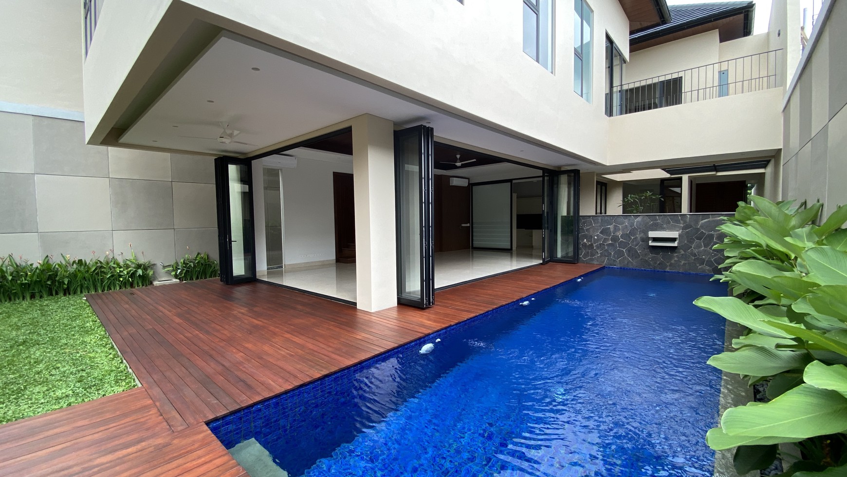 Brand new modern house at kemang dalam area