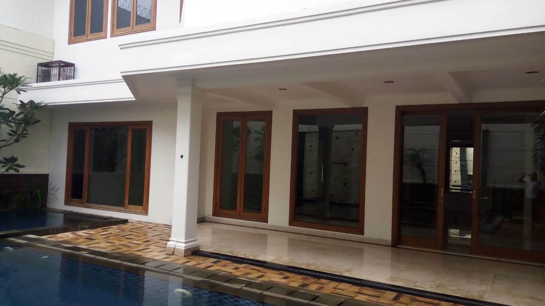 Rumah Mewah Bagus, Nyaman, dan Siap Huni di Sekolah Kencana Pondok Indah, Jakarta Selatan 