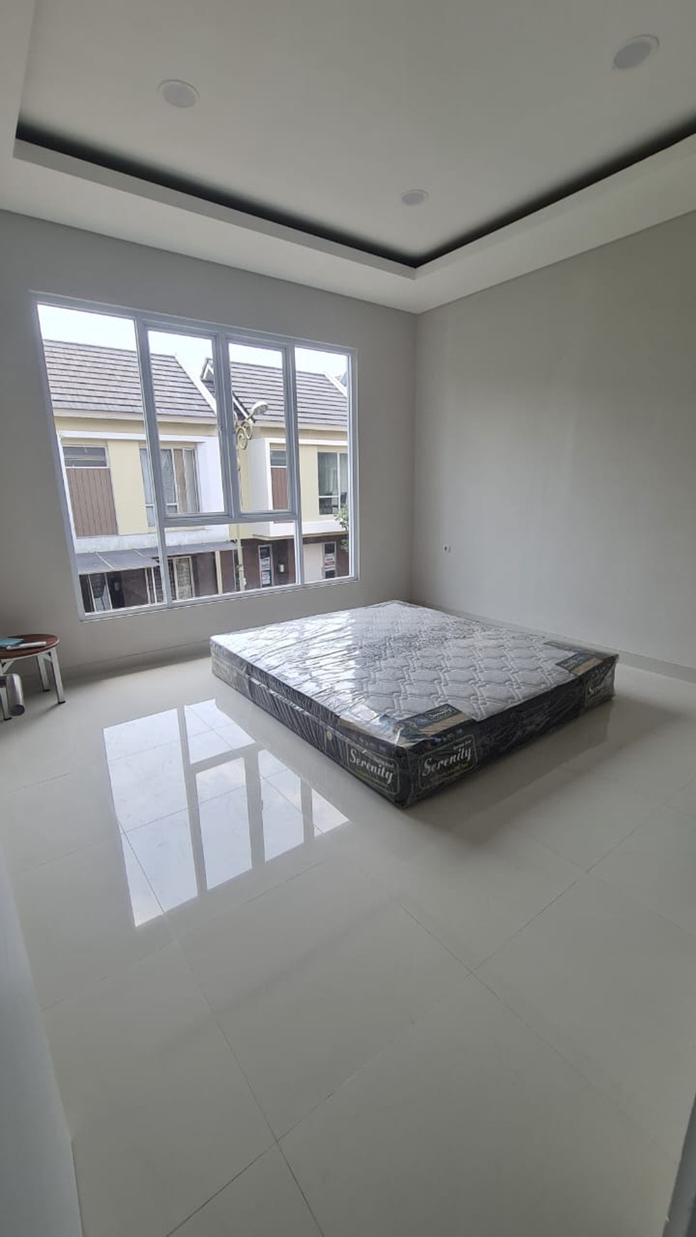 Flash Sale. Rumah bagus Malibu Village, Gading Serpong