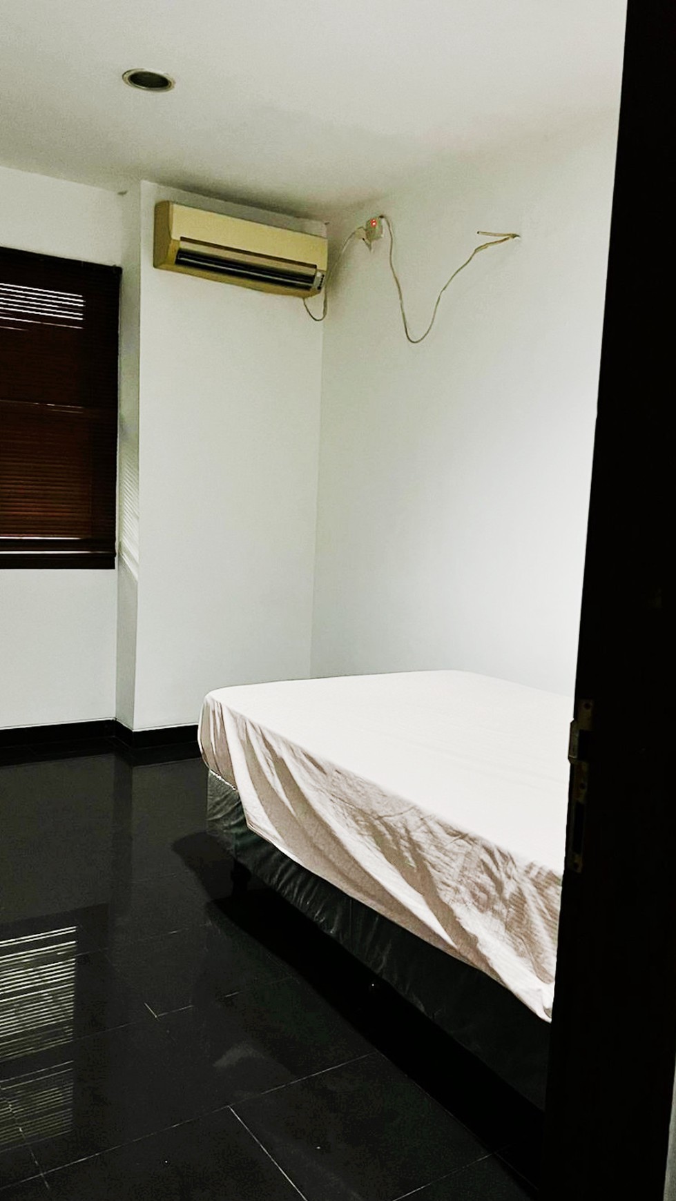 Rumah Baru Gaya Tropis di Puri Mediteran, Puri Bintaro, Bintaro Jaya Sektor 9
