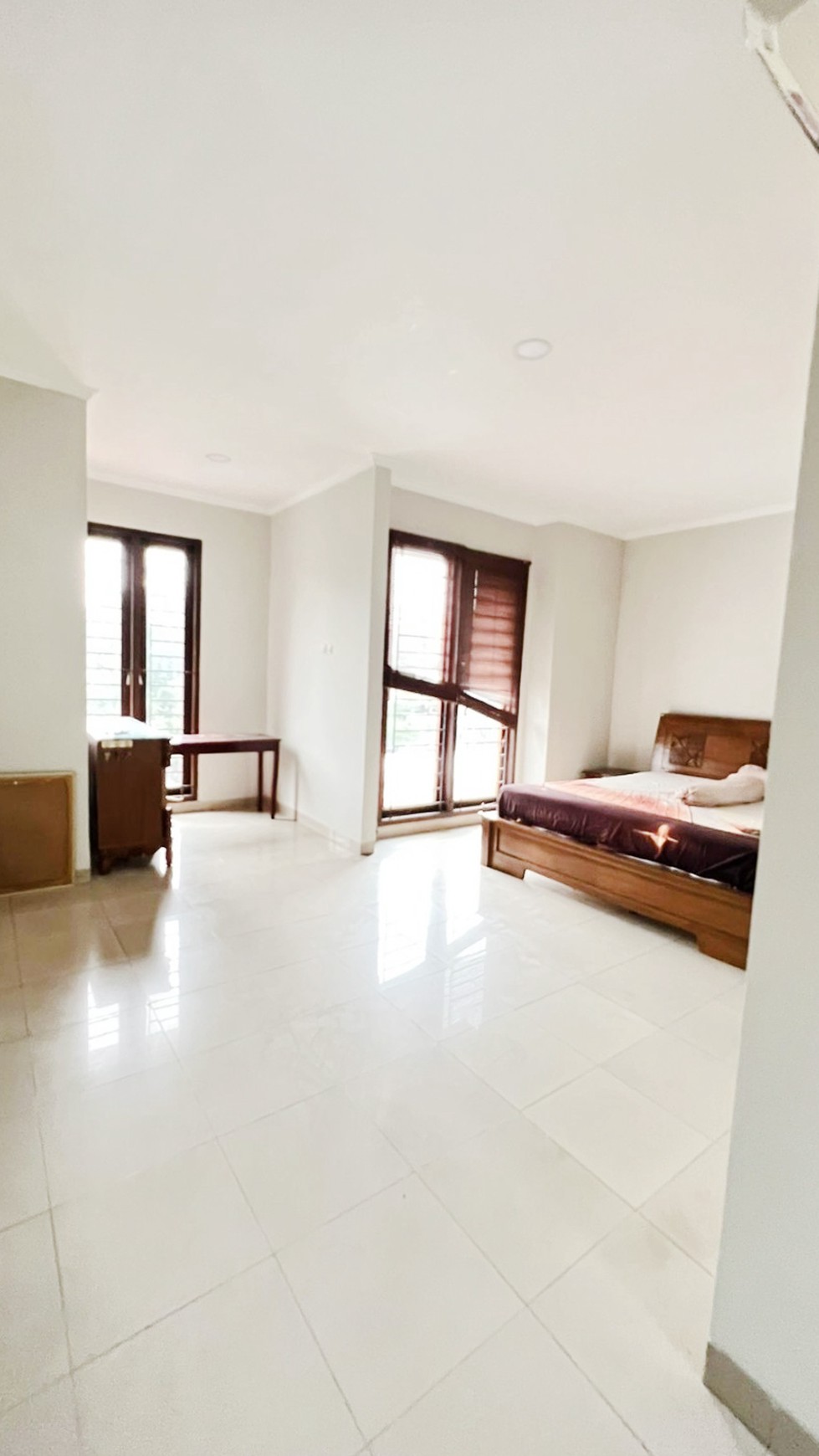 Rumah Baru Gaya Tropis di Puri Mediteran, Puri Bintaro, Bintaro Jaya Sektor 9