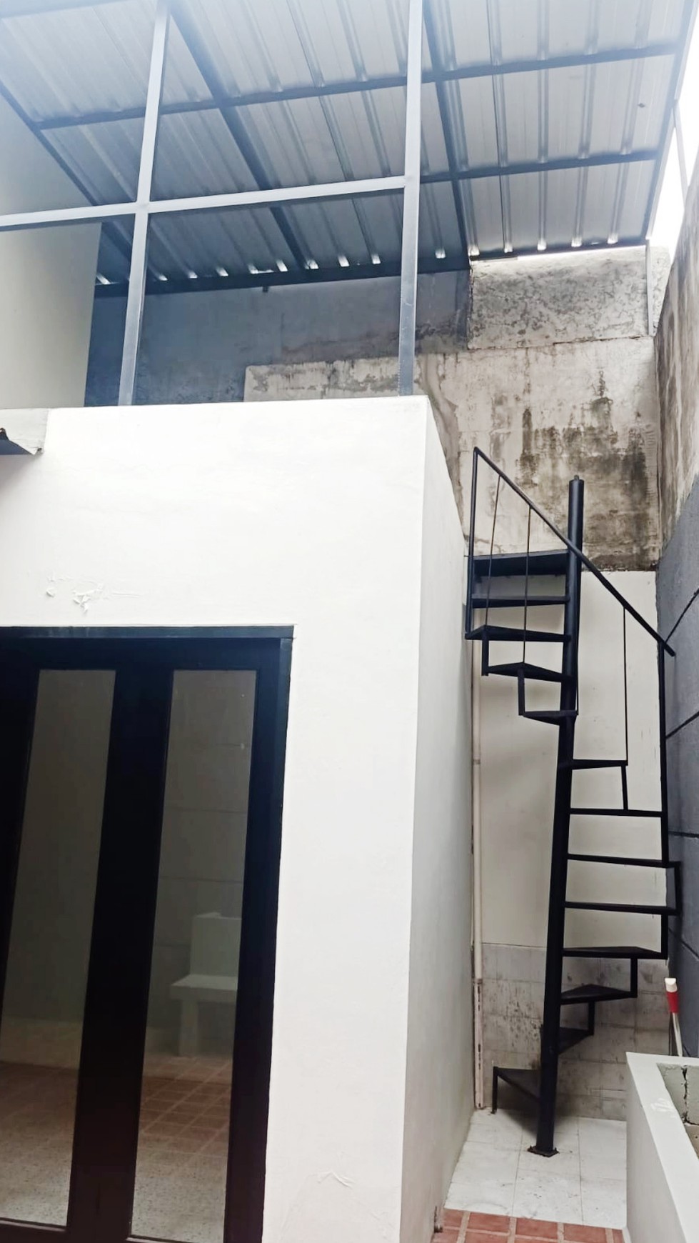 Rumah Baru Gaya Tropis di Puri Mediteran, Puri Bintaro, Bintaro Jaya Sektor 9