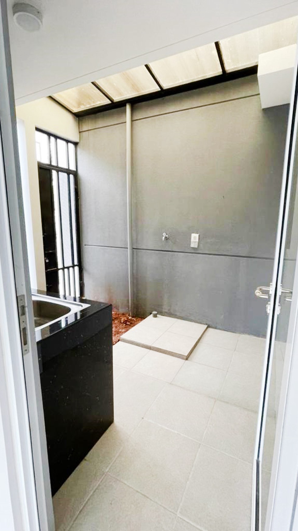 Rumah Bagus, Nyaman, dan Siap Huni di U House, Bintaro Jaya Sektor 7