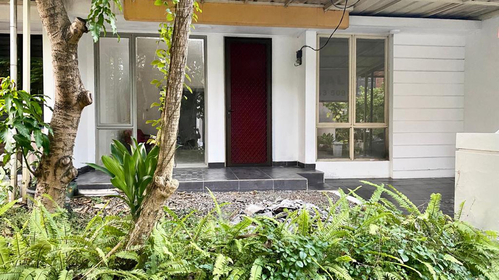 Rumah Cantik, Minimalis, siap huni di Bintaro