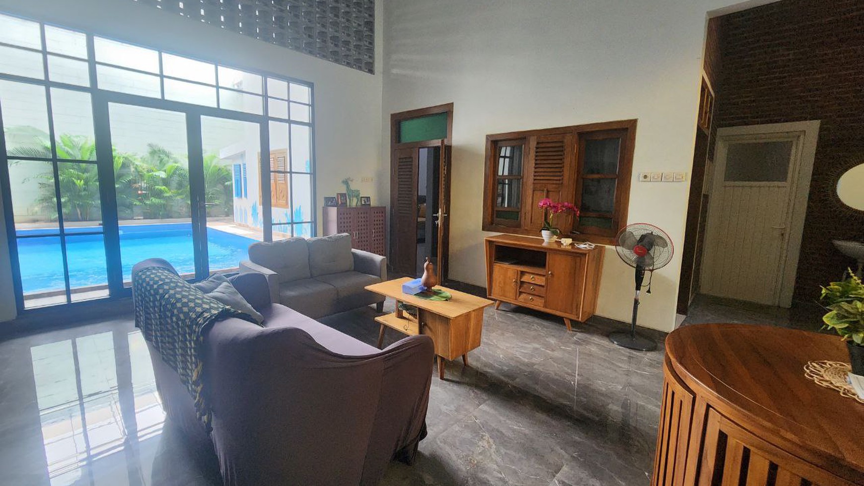 Rumah Mewah + Pool Villa Kalijudan Pusat Kota Surabaya, Lingkungan Asri