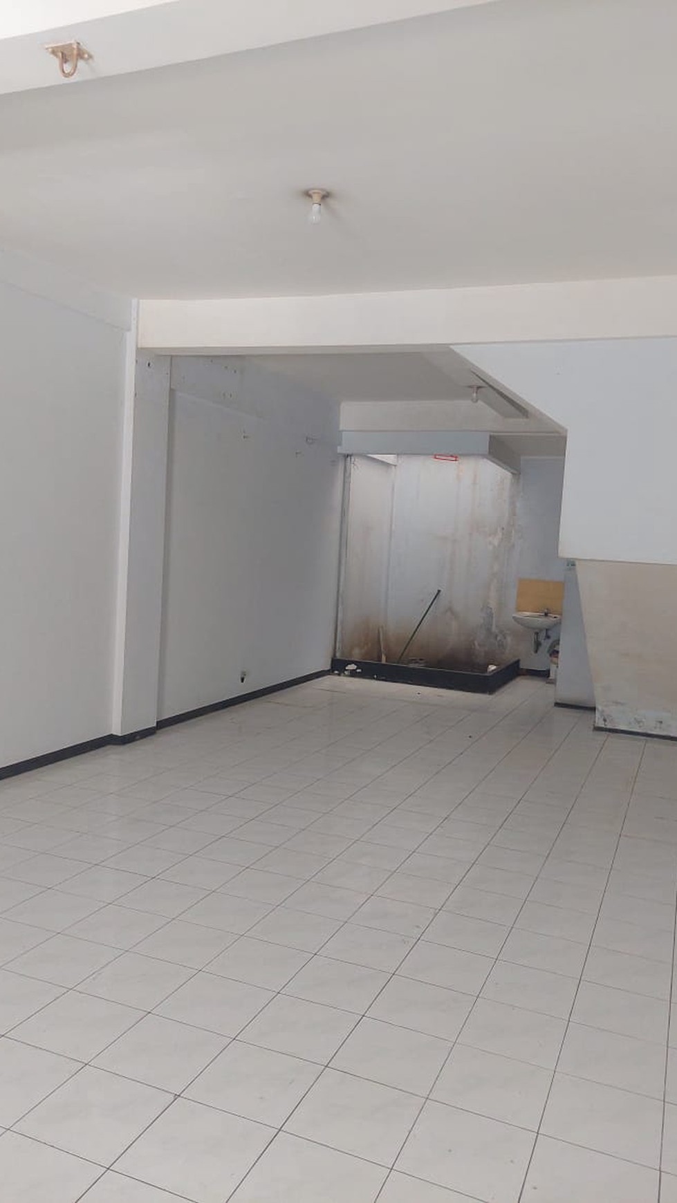 Dijual Ruko Plaza Segi 8, Darmo. Surabaya