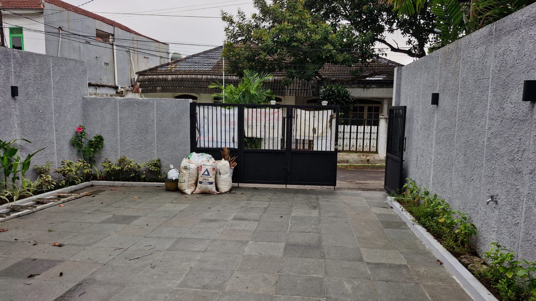 Rumah tenang, nyaman, dan baru renovasi Jl. Rangu, Pangkalan Jati, Pondok Labu