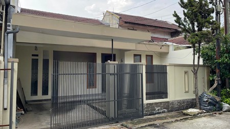 Rumah Bagus di Komplek Taman Holis Indah