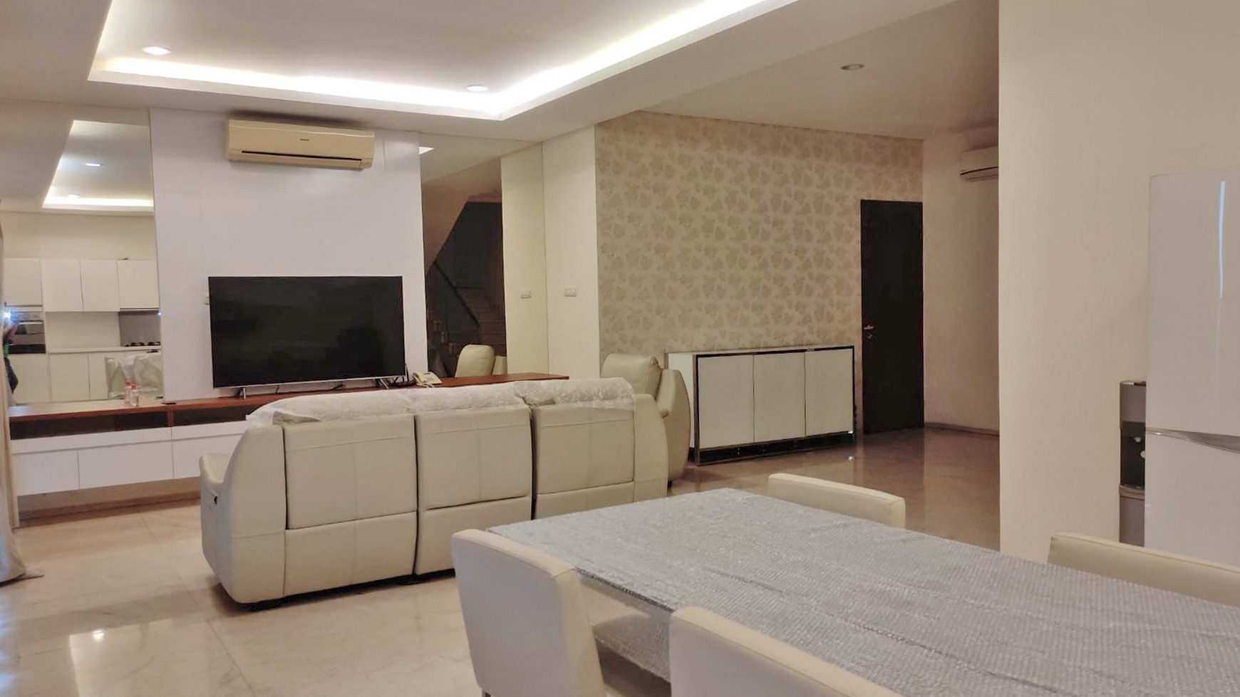 Rumah 3 lantai Lokasi bagus di Lebak Bulus Residence, Jakarta Selatan