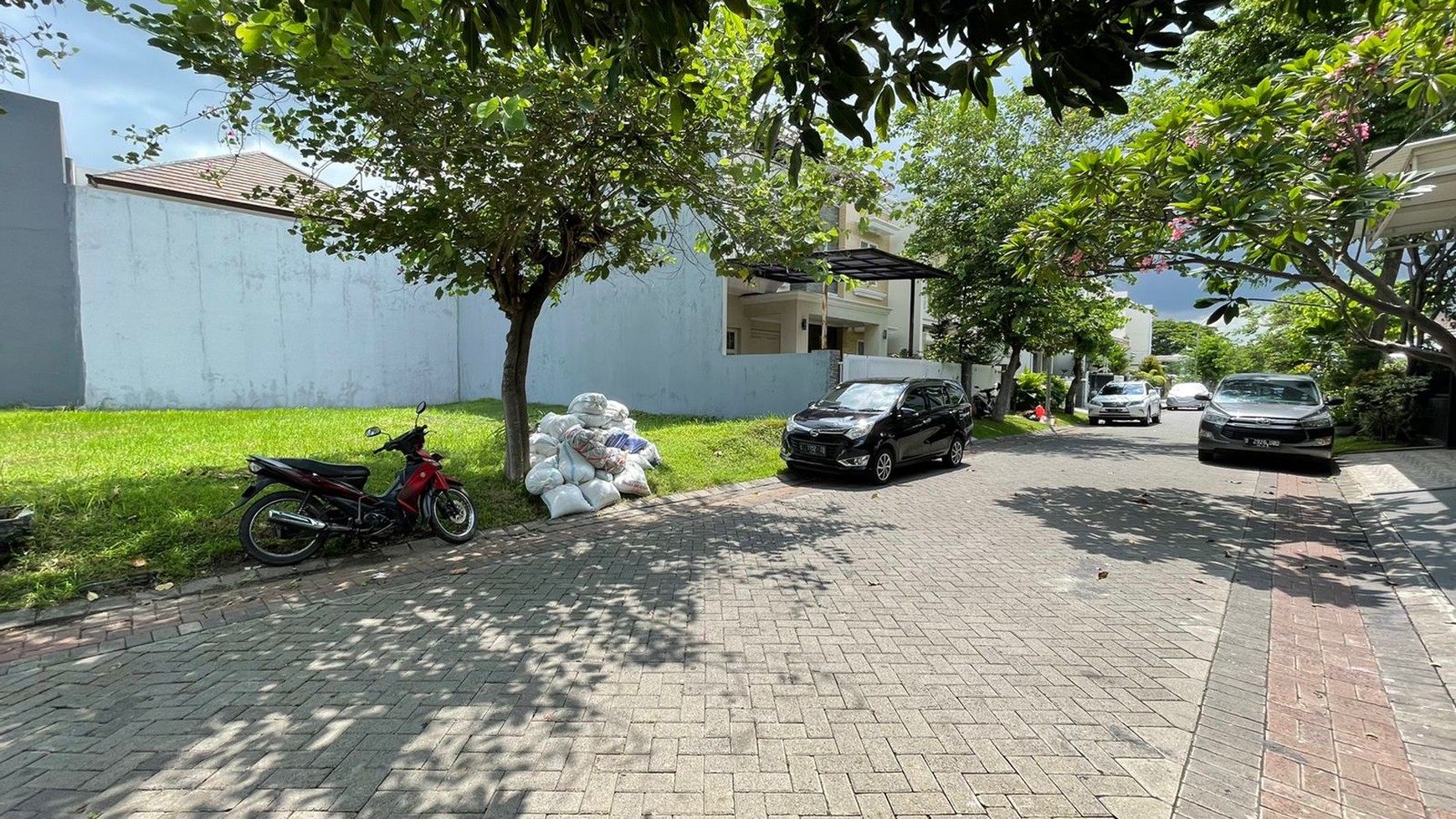 1193. Dijual Tanah Kavling  San Antonio, Surabaya Timur