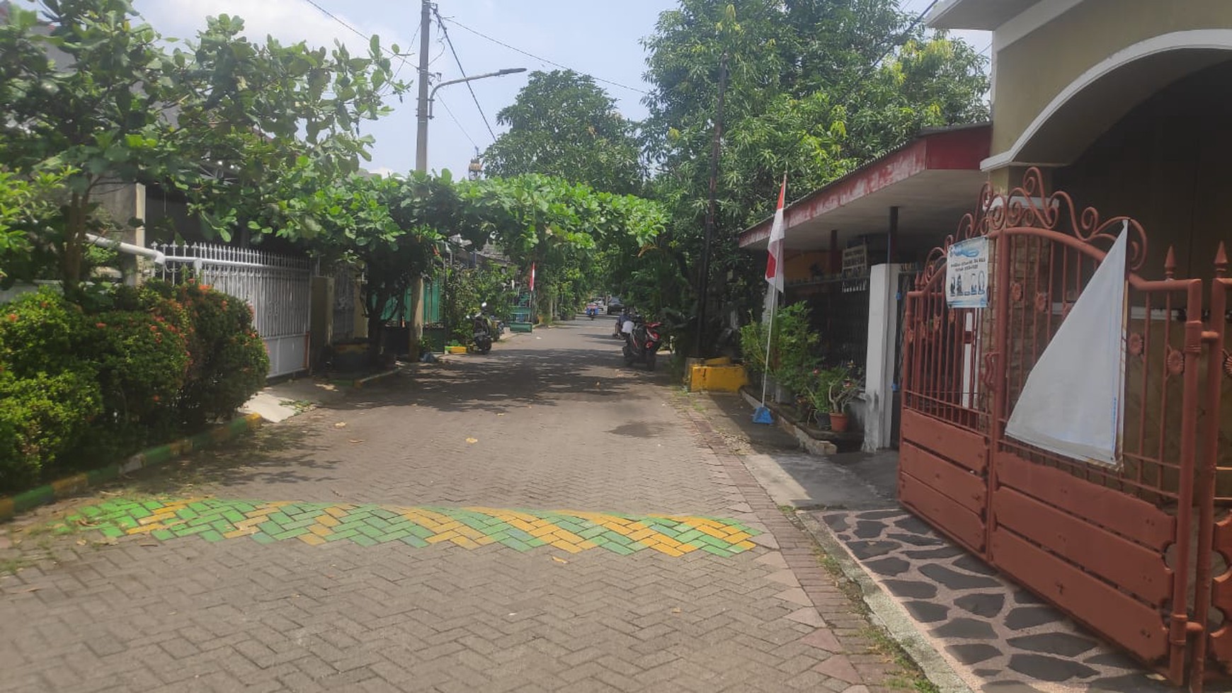 1172. Jual rumah wisma lidah kulon