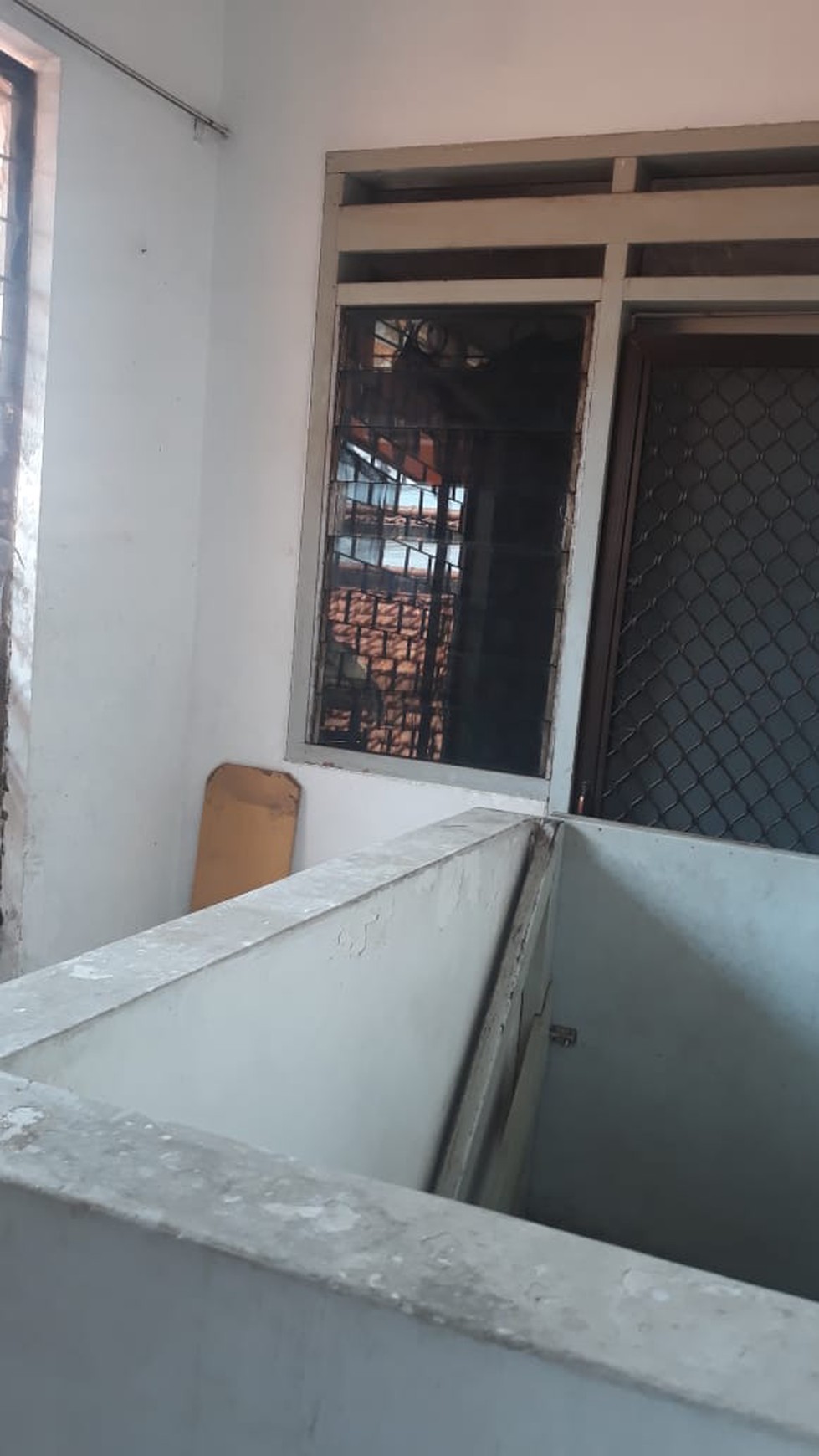 1168. Dijual Rumah Jalan Rangkah, Surabaya