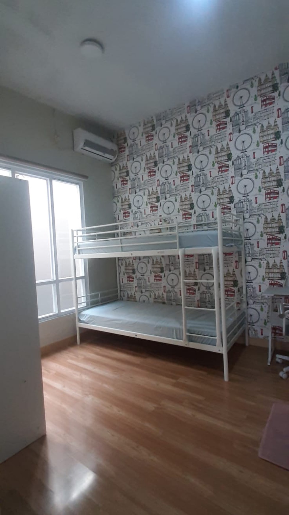 Rumah Bagus 3Lantai Diarea Ceger Lestari Jurang Mangu Furnished 