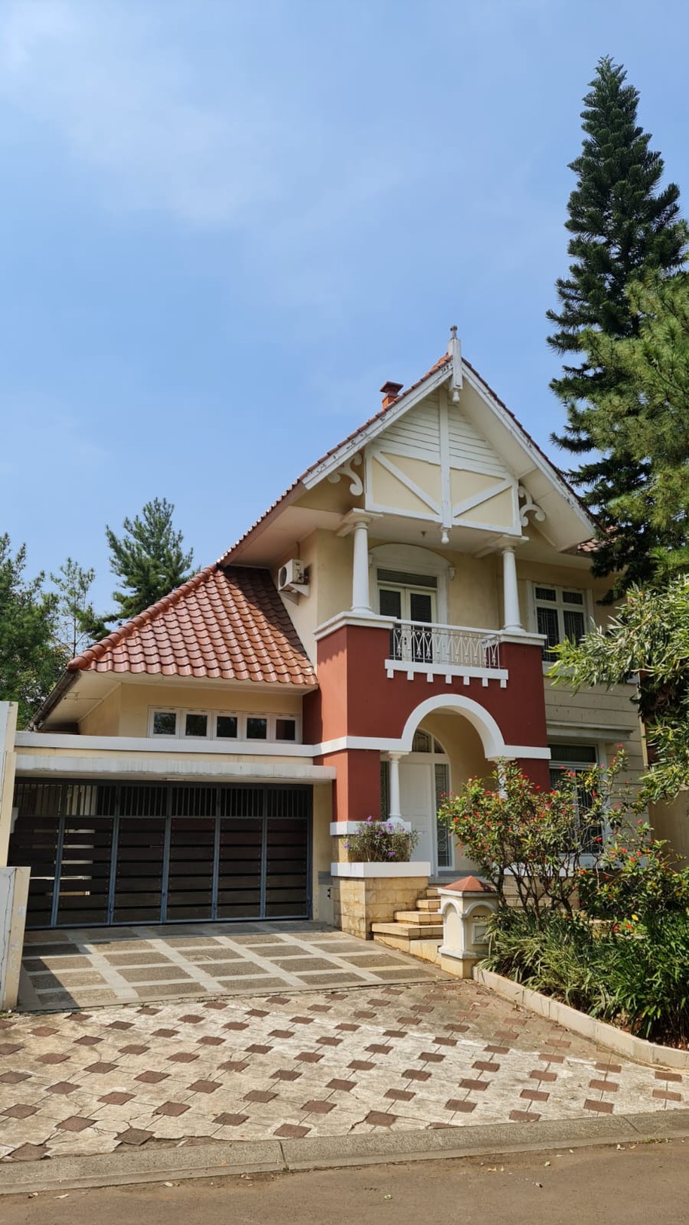 Dijual Rumah Cantik di Taman Edelweis Bsd City