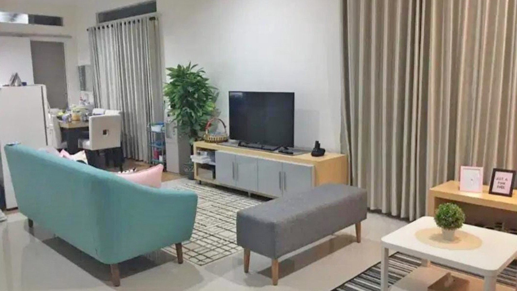 Dijual Rumah Lokasi Strategis di Puri Town House Bintaro