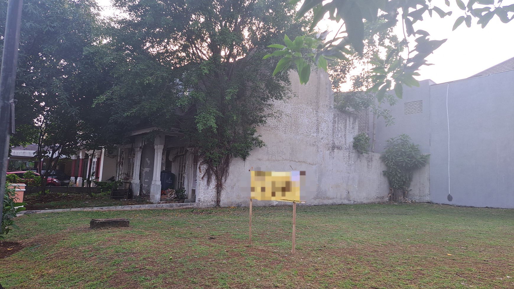 Kavling Hoek Hadap Taman Cluster di Kota Wisata Cibubu