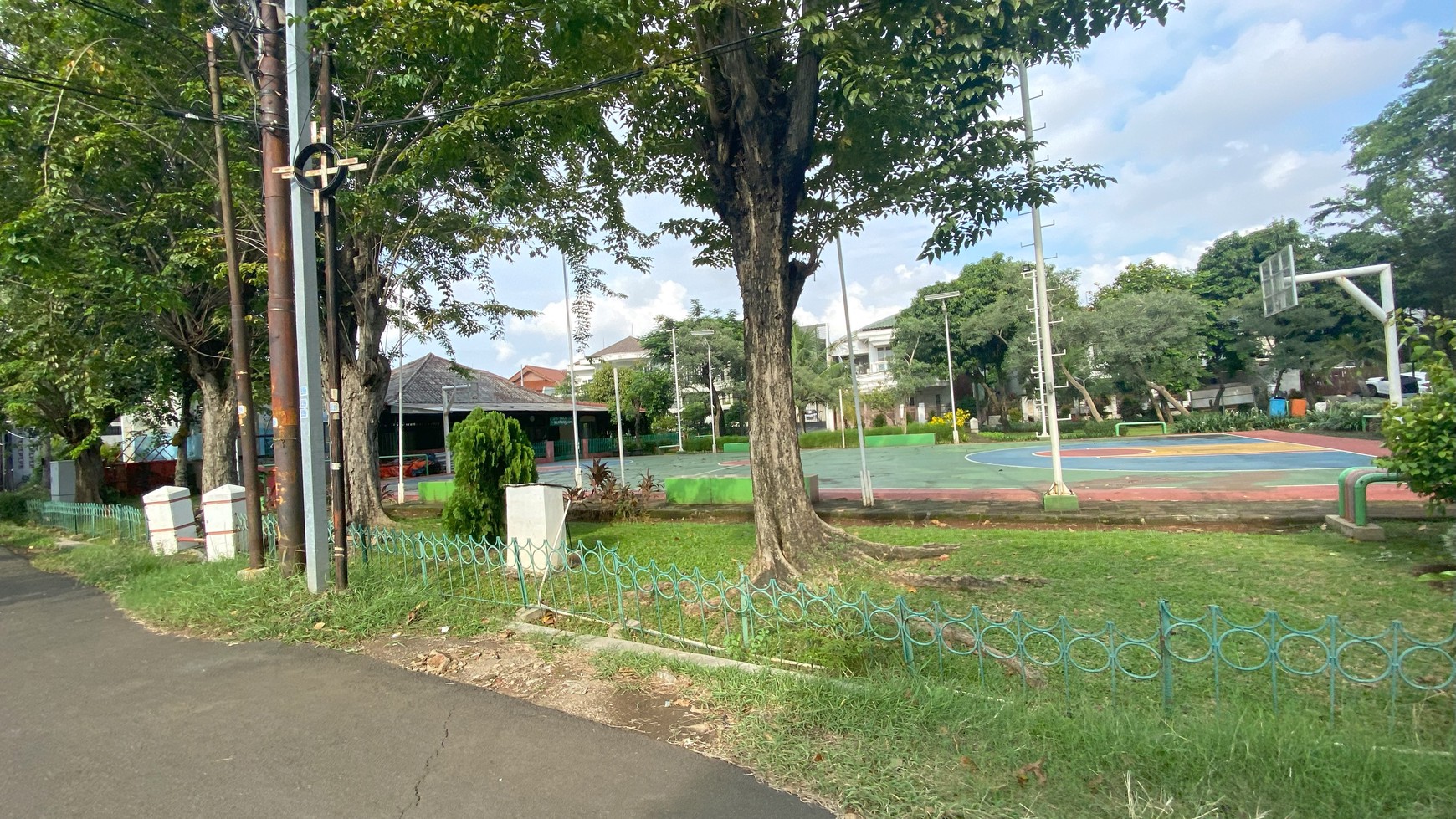 Rumah Bagus Siap Huni di Puri Indah, Kembangan Jakarta Barat