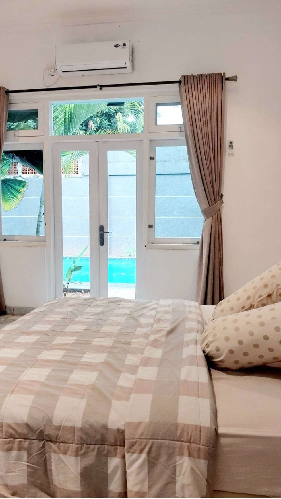 For rent: a good and comfort house in the premium Menteng area