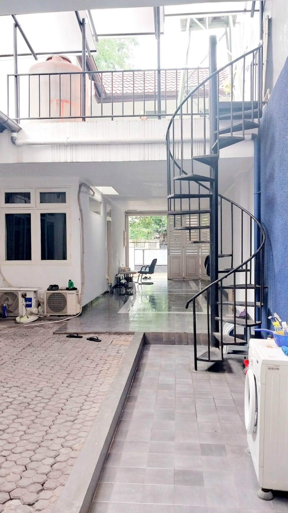 For rent: a good and comfort house in the premium Menteng area