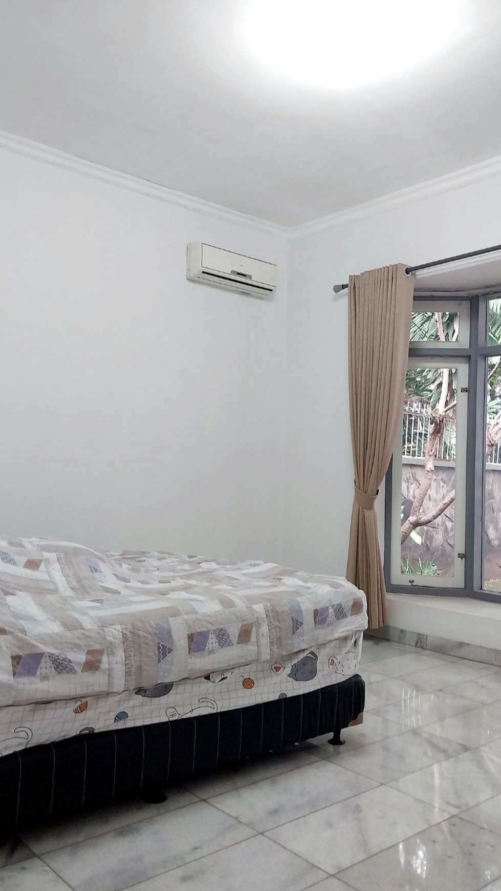 For rent: a good and comfort house in the premium Menteng area