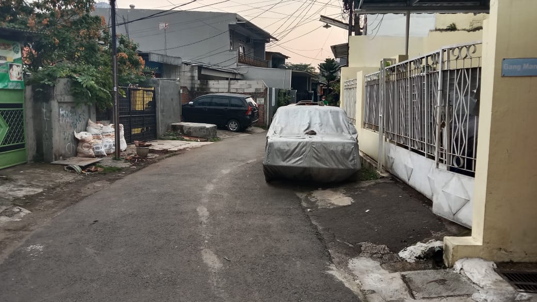 Rumah Perdatam, 200m2, strategis, hanya kurang dari 10 menit ke  Jl Gatot Subroto, dan stasiun LRT