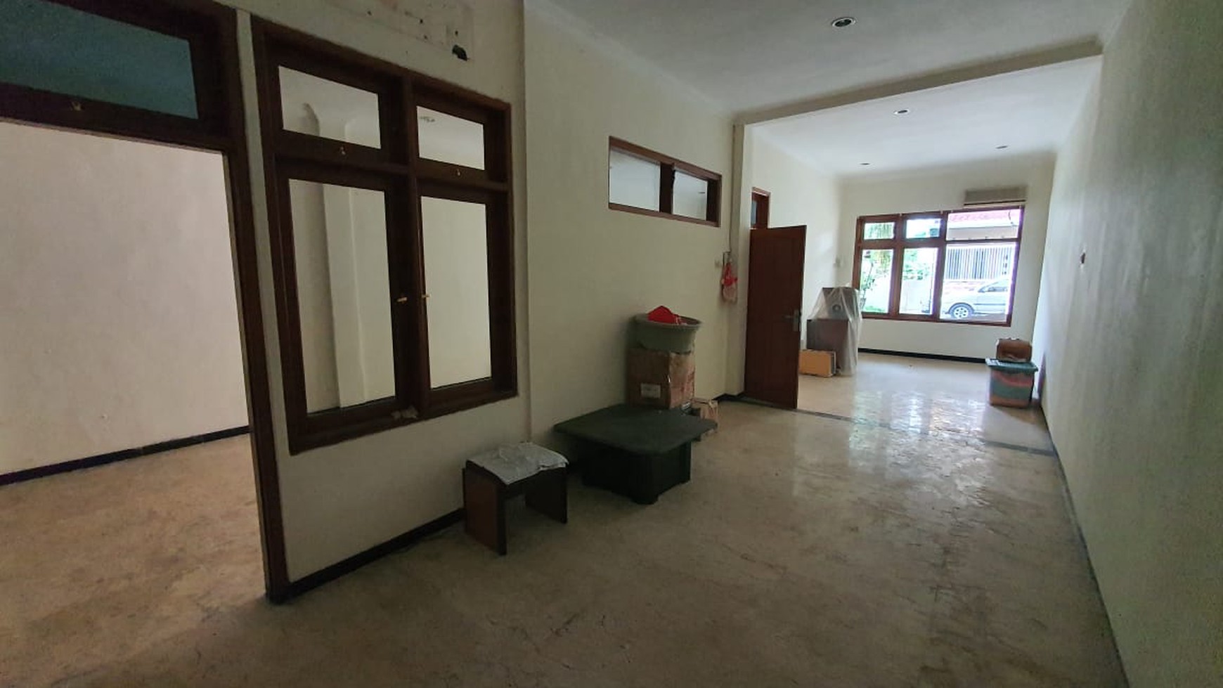 Rumah Jalan Simpang Darmo Permai Utara Surabaya 1,5 Lantai