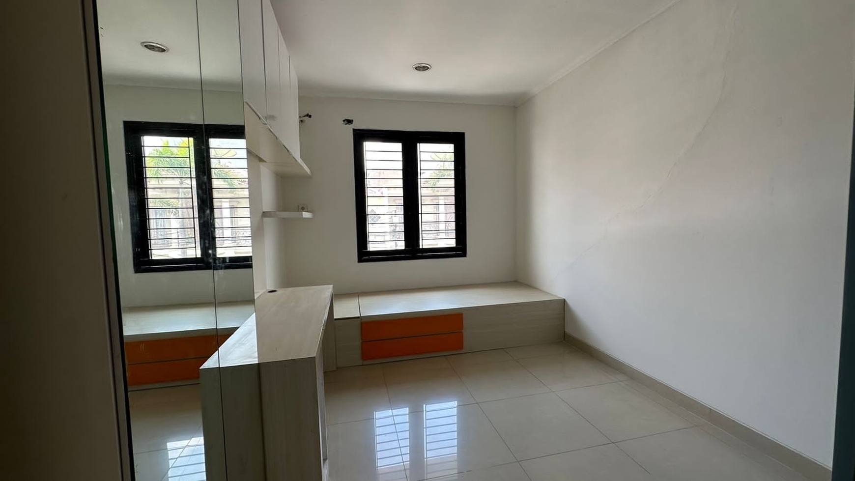 rumah 2 lantai di Gading KIrana Kelapa Gading