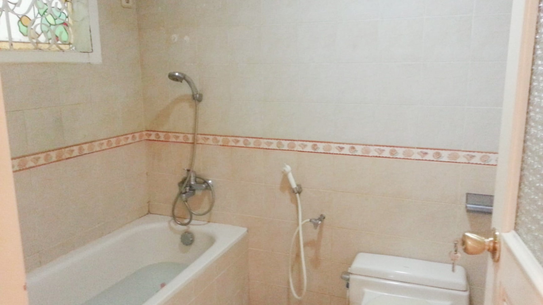 Rumah Bagus Siap Huni ASri di Jl Kartika Alam, Pondok Indah, Jakarta Selatan 