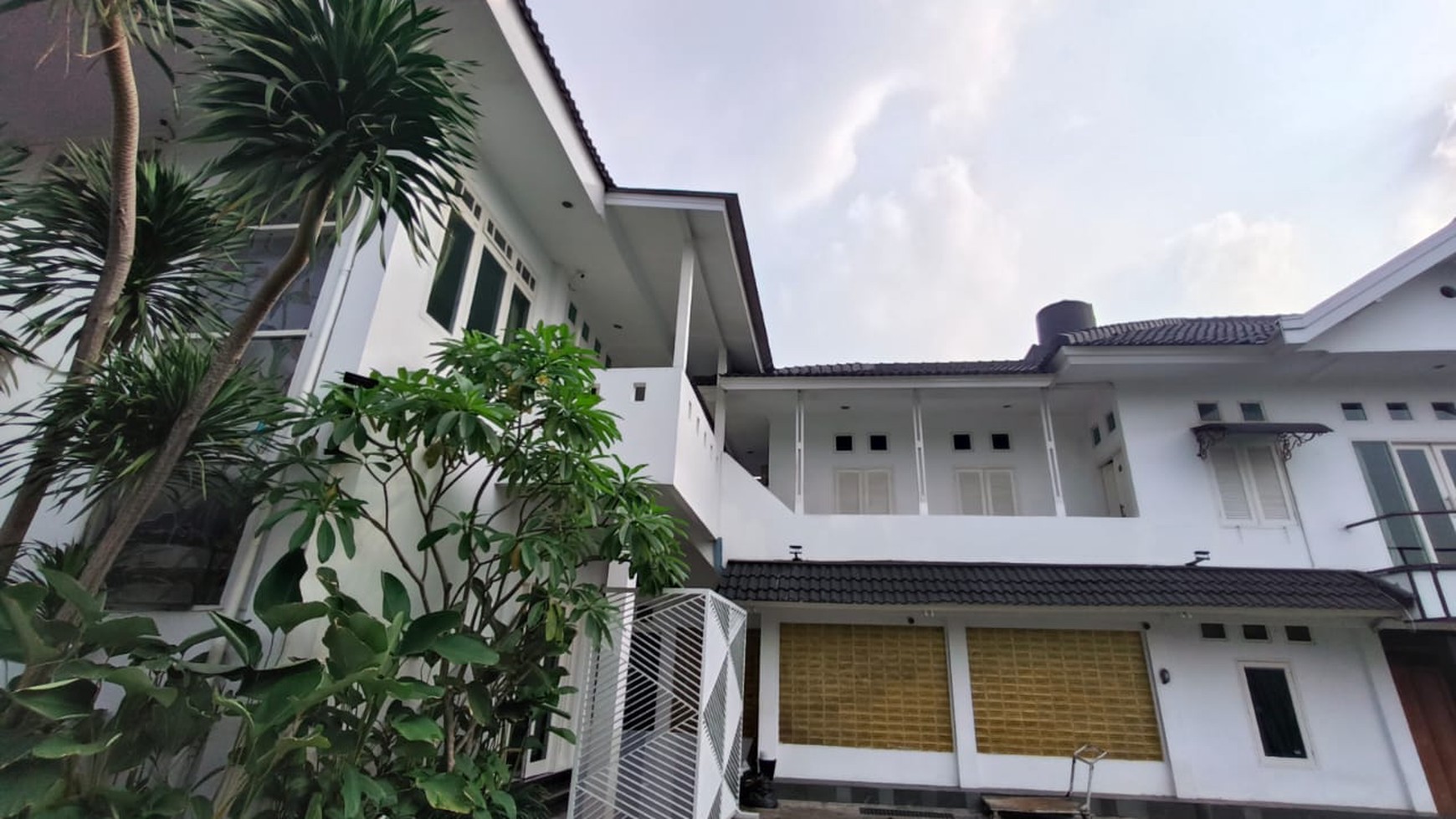 Rumah Bagus Di Jl Raya PKP Kelapa 2 Wetan, Ciracas Jakarta Timur