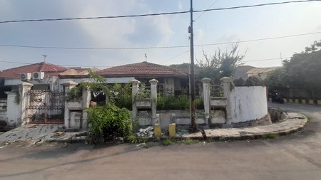 Rumah Hook Darmo Permai Utara Surabaya 1,5 Lantai