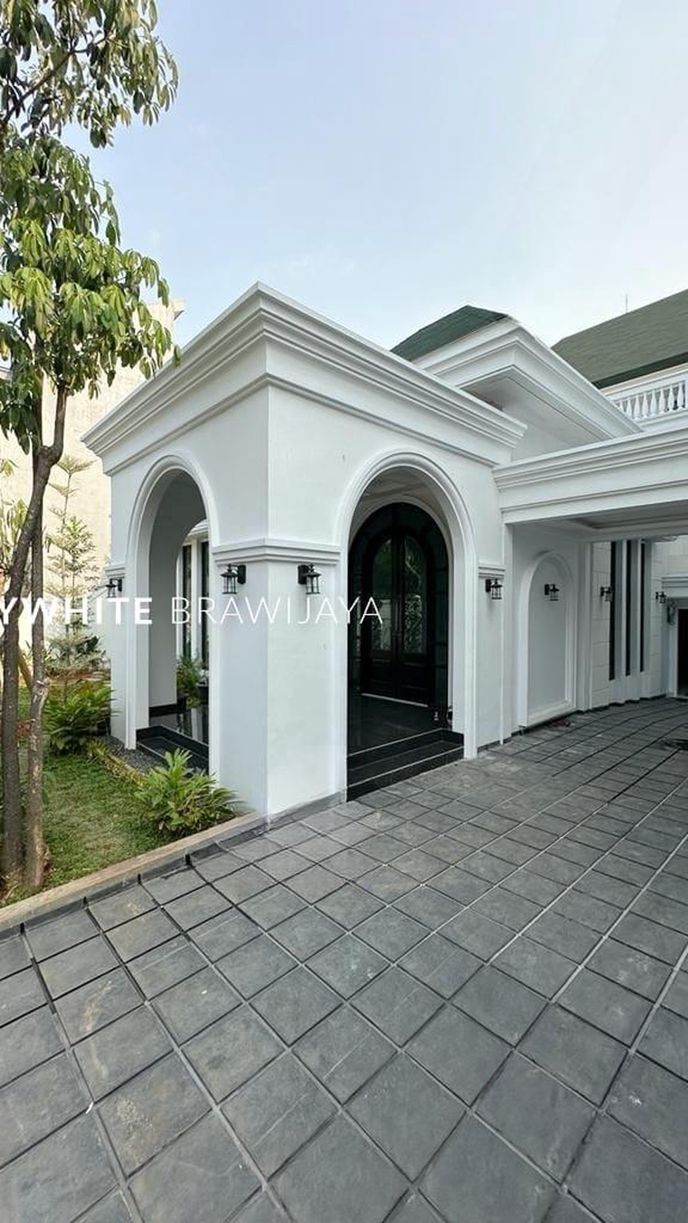 Rumah Modern Classic Dalam Kompleks Cipete