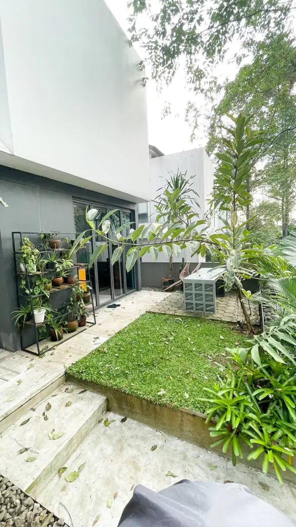 Rumah Minimalis Furnished YVE Habitat Limo Depok