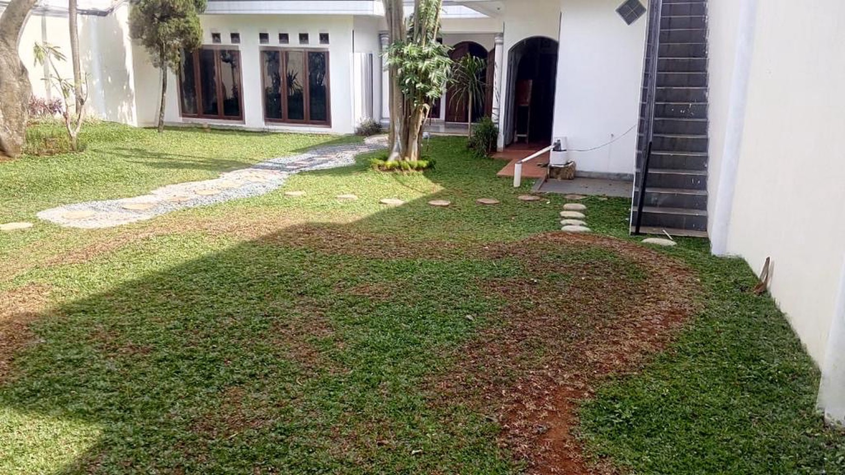 Rumah Cibubur aman, nyaman, harga bagus.