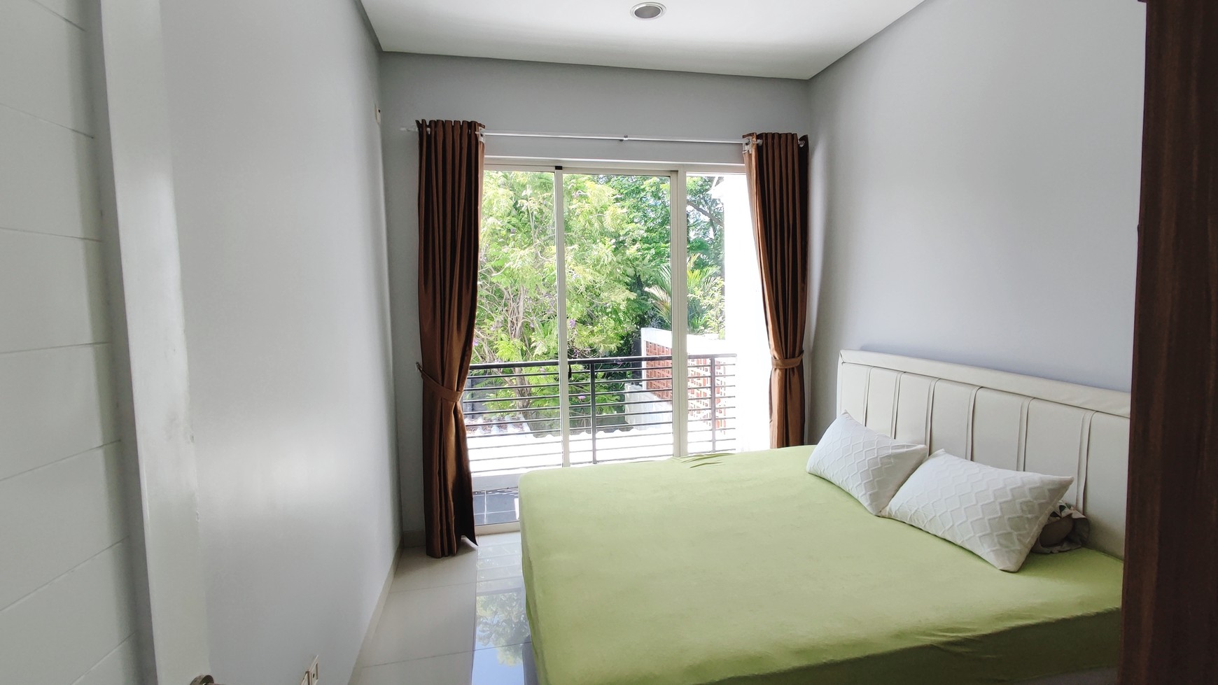 Rumah 2 lantai Disewakan di Residence One Serpong
