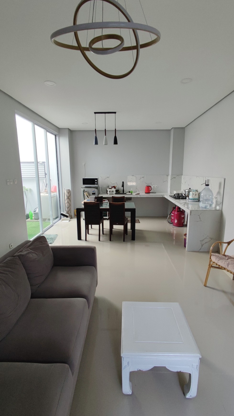 Rumah 2 lantai Disewakan di Residence One Serpong