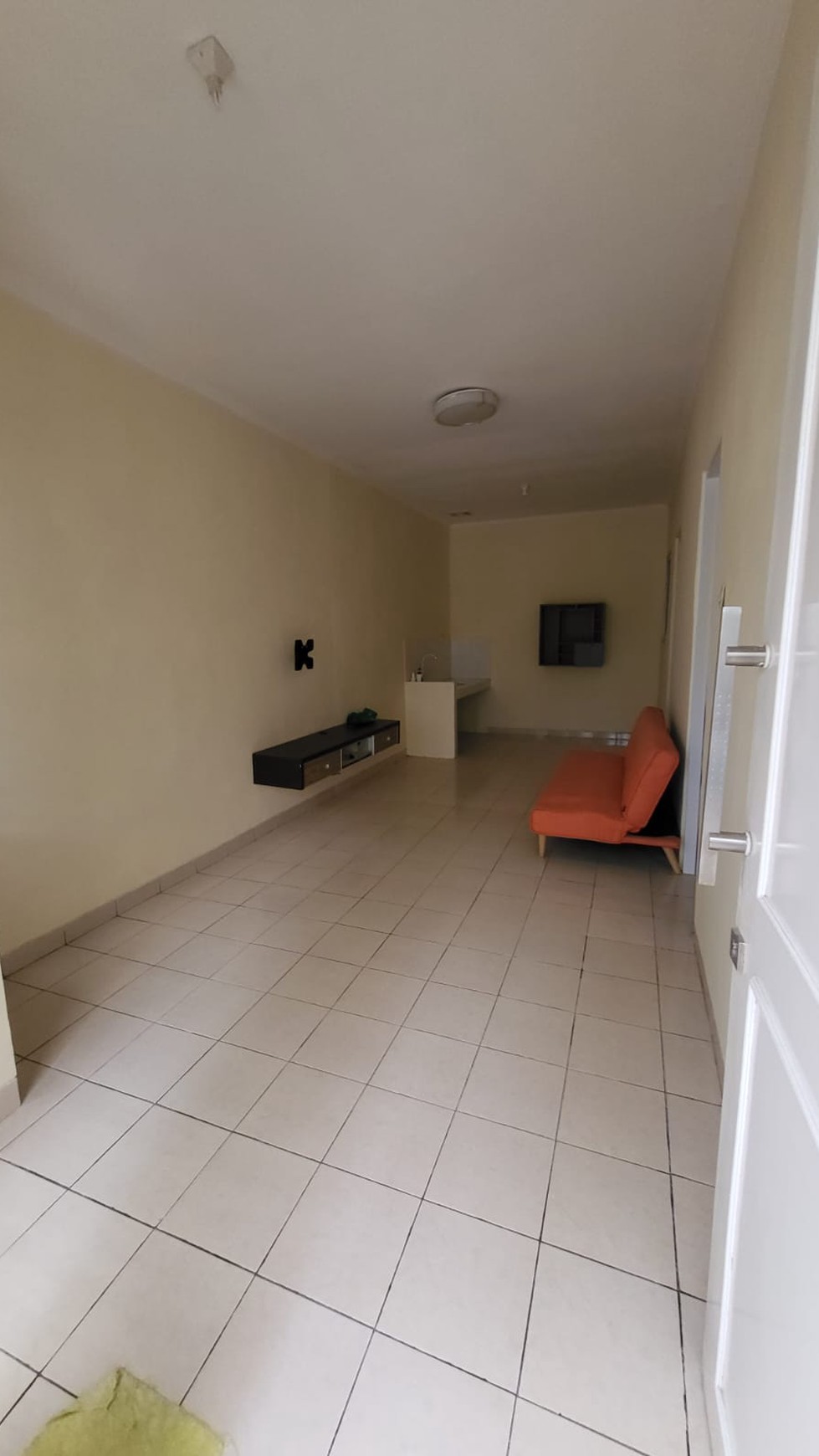 Rumah Minimalis di Serpong Park, Dalam Cluster