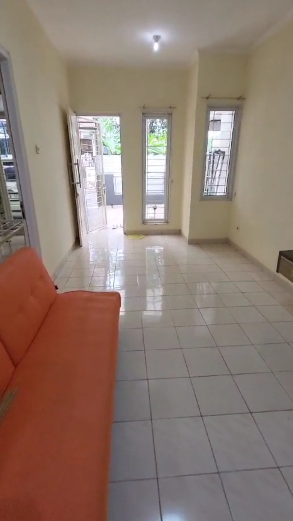 Rumah Minimalis di Serpong Park, Dalam Cluster