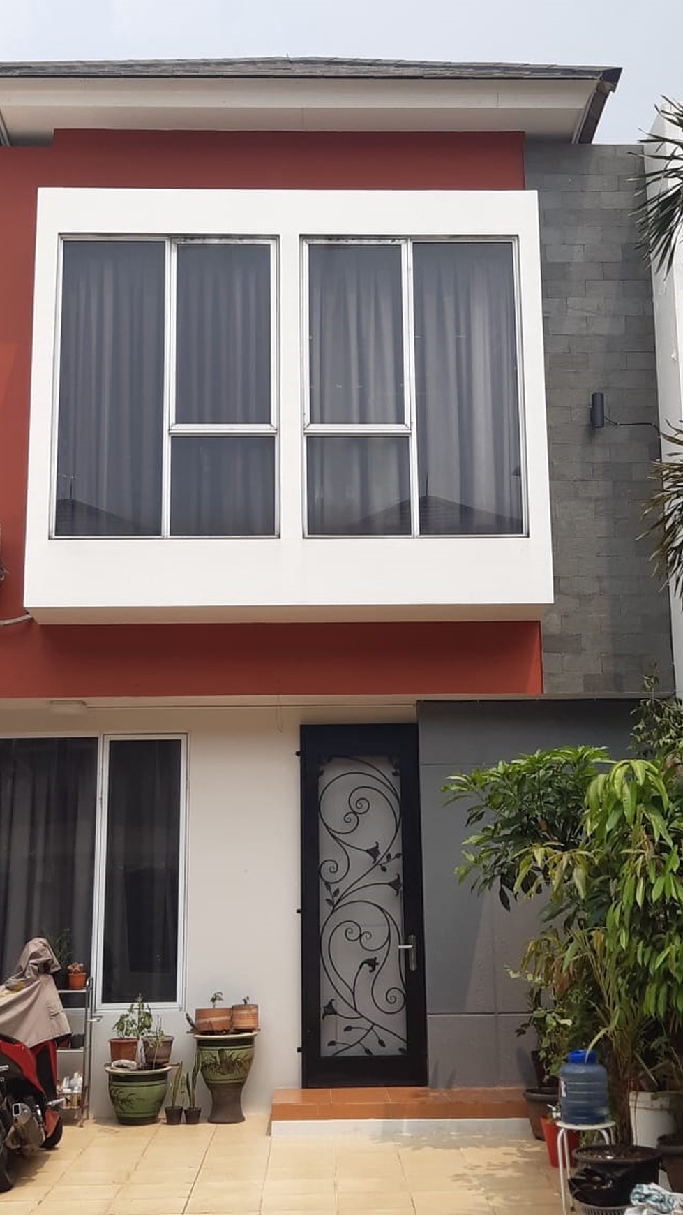 Rumah minimalis bagus, dalam cluster di Graha Raya Bintaro