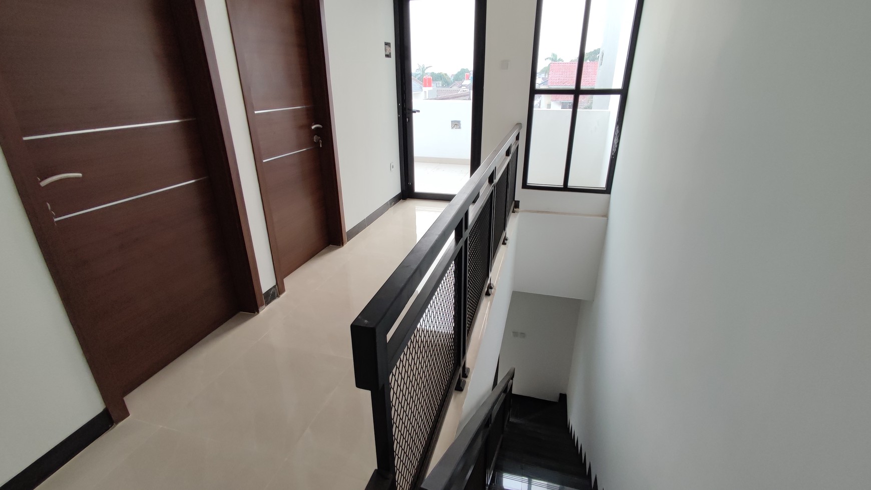 Rumah Baru dan Bagus di Villa Melati Mas, Serpong