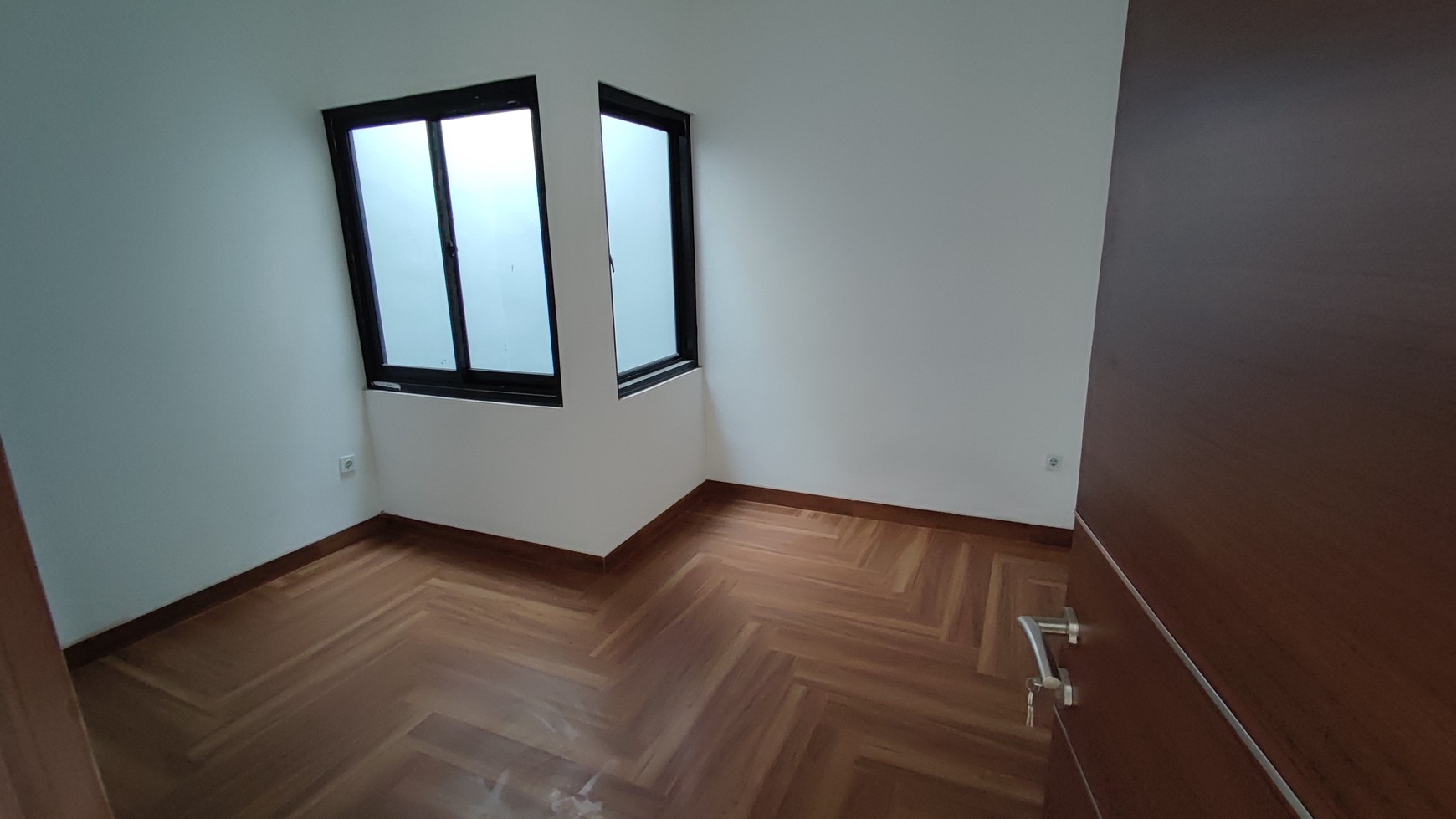 Rumah Baru dan Bagus di Villa Melati Mas, Serpong