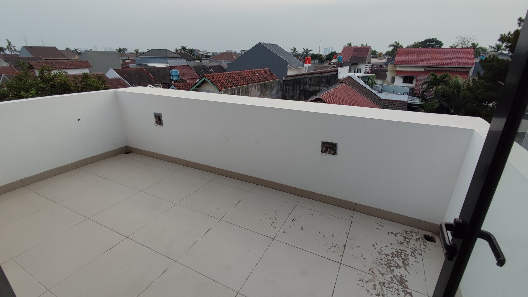 Rumah Baru dan Bagus di Villa Melati Mas, Serpong