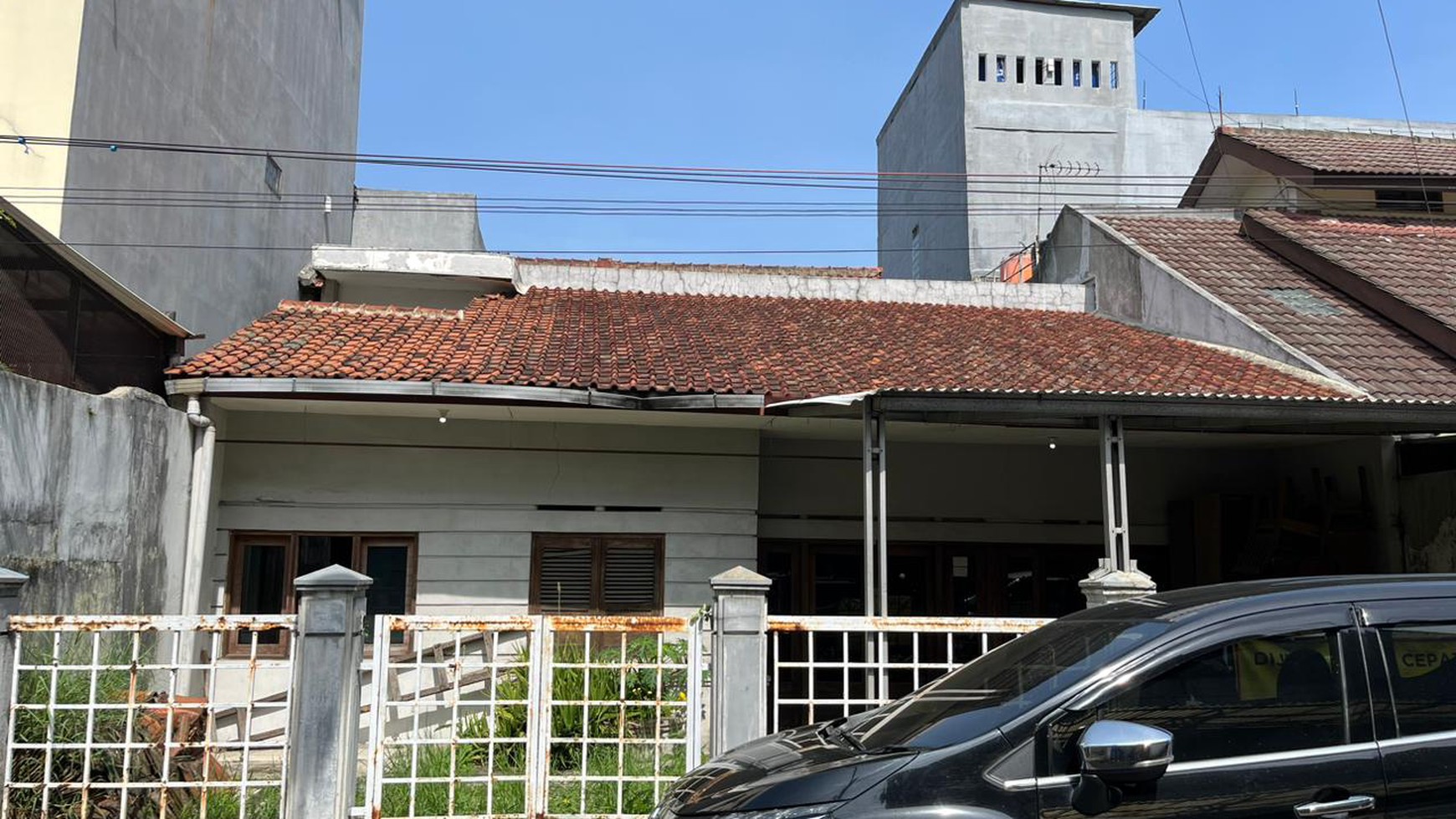 Rumah Asri Terawat di jl H Samsudin, Bandung Kota