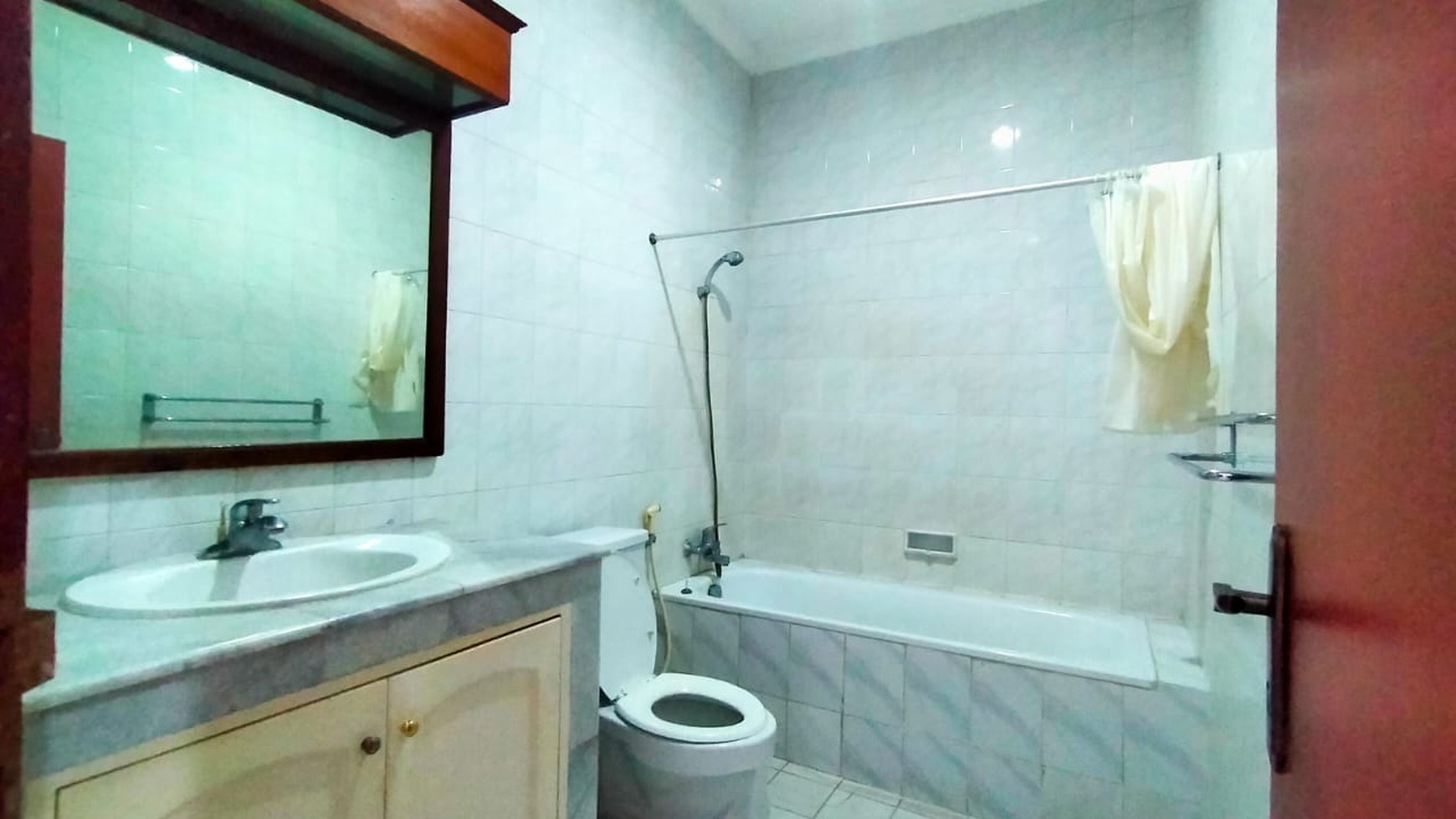 Executive Residence Low Rise Apartement di Kemang Cipete Jakarta Selatan