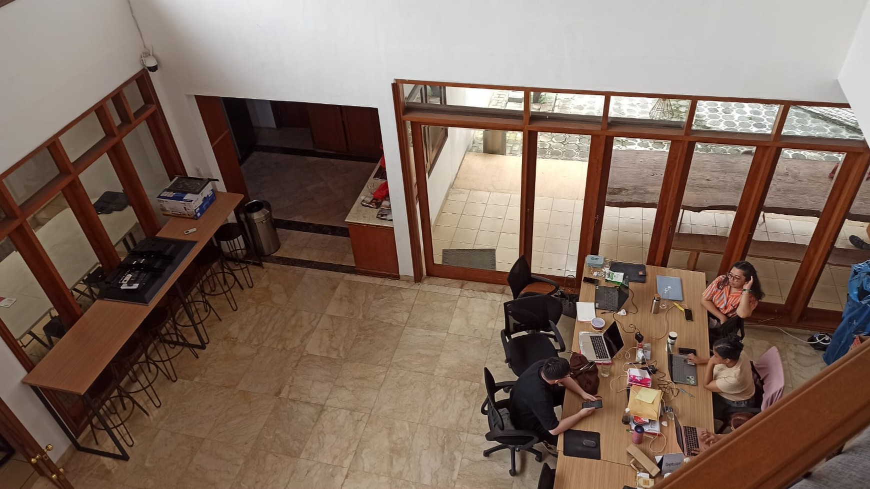 Rumah bagus siap huni di dekat Apt Pakubuwono Res. Harga di bawah NJOP