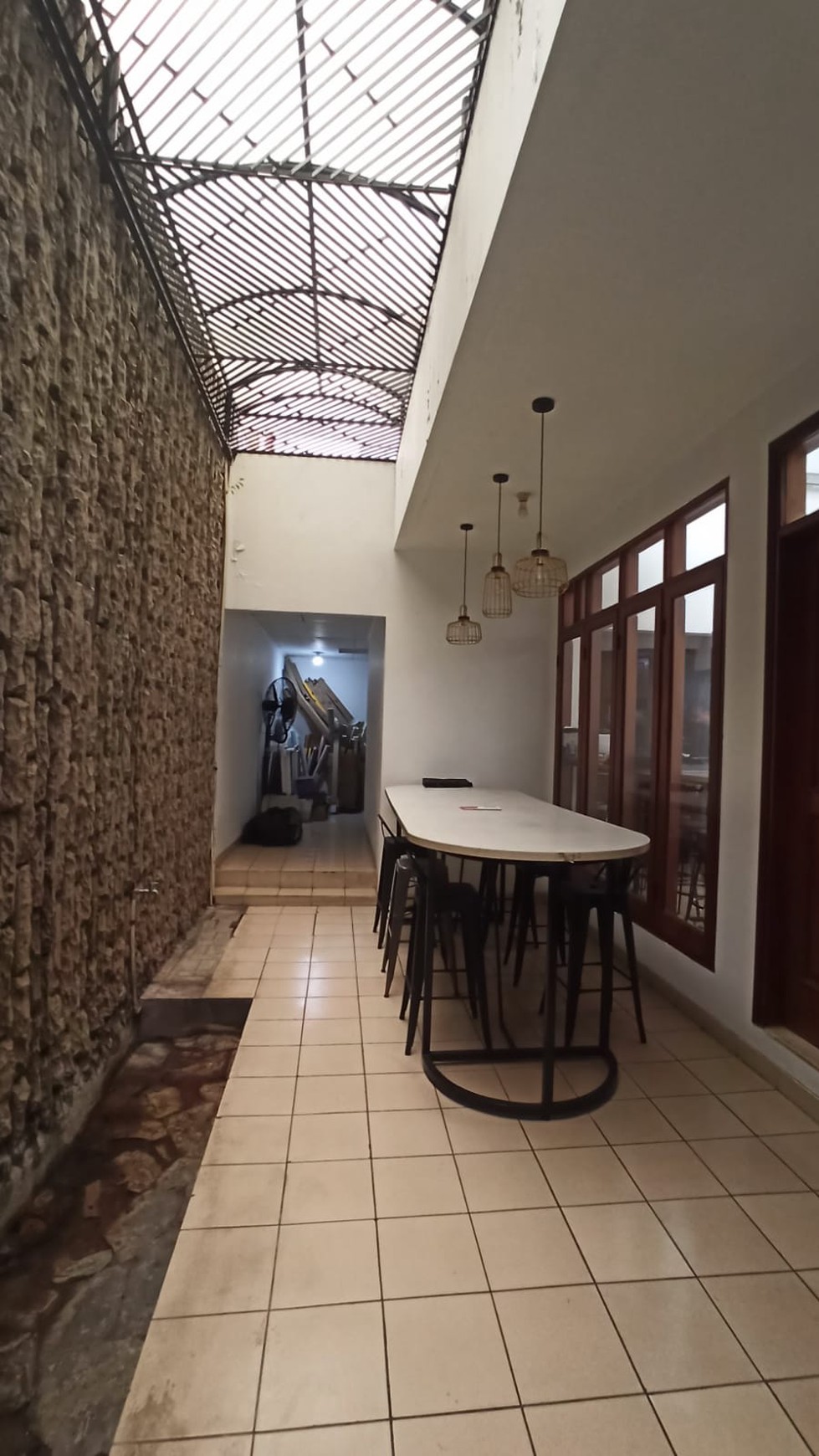 Rumah bagus siap huni di dekat Apt Pakubuwono Res. Harga di bawah NJOP